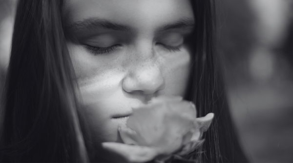 How to Improve Your Sense of Smell Appellation Sense of Smell Girl Smelling Flowers